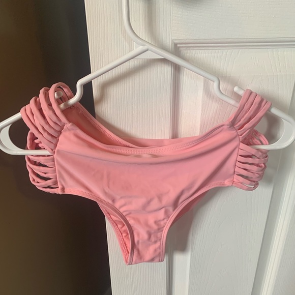 Pink bikini - Picture 2 of 2